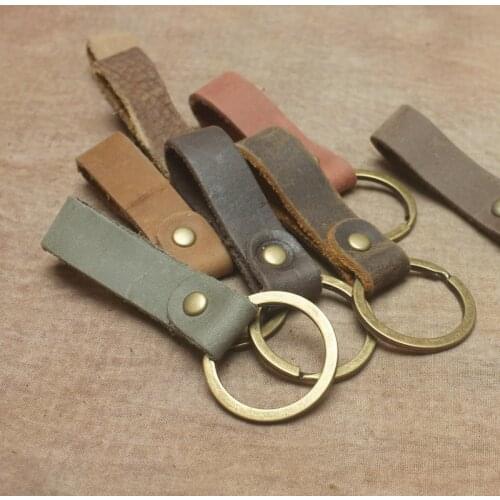 2pcs/lot Handmade Retro Genuine Leather Key Holder Keychain Simple Housekeeper Key Ring Holder Wallet Men Women Arts and Crafts