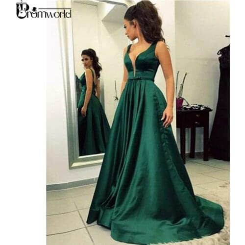 Emerald Green Muslim Evening Dresses 2020 A-Line V-Neck Satin Dubai Saudi Arabic Backless Long Evening Gown Simple Prom Dress