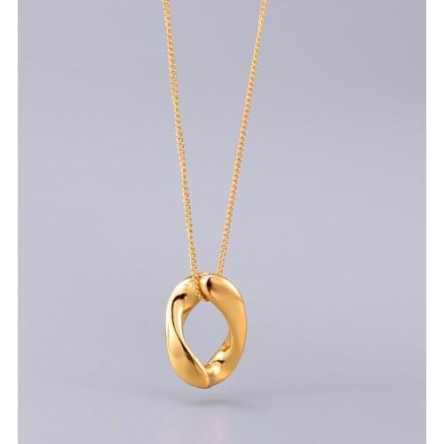 New Design 18k Minimalist Chain Shape Geometric Hollow Pendant Necklace For Women Couple Golden Necklace Stainless Steel Jewelry