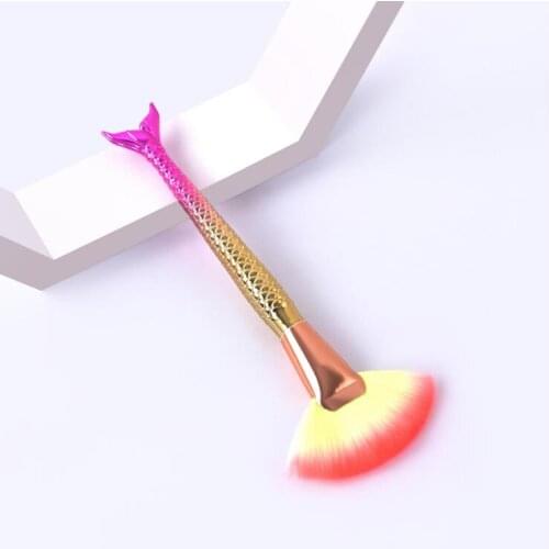 Mermaid Single large fan-shaped brush highlighter and brightening makeup tool brush