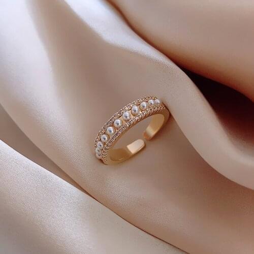 Korean Fashion Simulated Pearl Rings for Women Charm Adjustable Bling Bling Rhinestones Gold Color Metal Rings Girl Jewelry