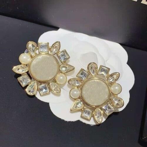 Hot Brand Yellow Gold Color Fashion Jewelery Woman Pearls Earrings Party High Quality Chain Pearls Studing Jewelry