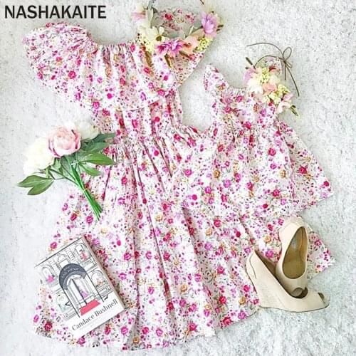 NASHAKAITE Mom And Daughter Dress Holiday Weekend Floral Ruched Pleated Ruffle Dress For Mommy And Me Family Matching Outfits