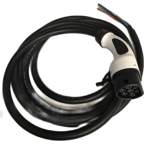Type 2 Electric car charging plug 3 phase IEC 62196-2 with charging station Cable length is 5 meters