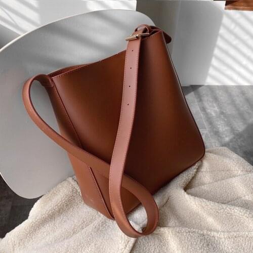 Vintage Big Bucket Women Shoulder Bags Wide Strap Large Capacity Ladies Messenger Bags High Quality Composite Bags 2021