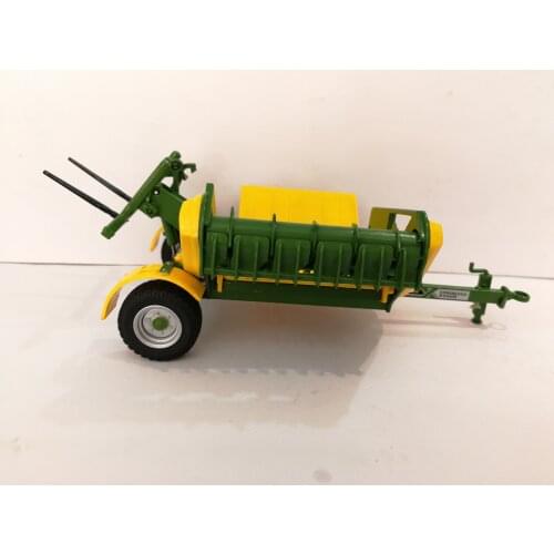 USK80001 1:32 HUSTLER X5000 Chainless Bale Feeder Toy
