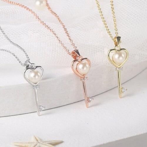 2020 Romantic Heart Key Pendant Necklaces For Women Imitation Pearl Rose Gold Color Party Birthday Gift Fashion Jewelry N156