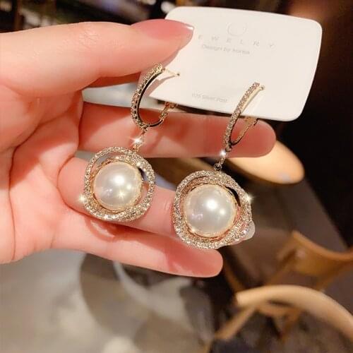 Exaggerated large pearl pendant, exquisite earrings, womens fashion Personality Geometric Earrings vintage Korean jewelry