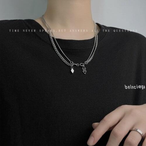 Cool multi-layered pendant necklace for men and women with a stacked personality and minimalist collarbone chain