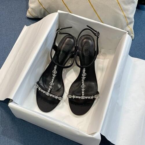 Brand Leather Middle-Heel Sandal 2021 New Womens Ribbit Diamond Ribbit One Character with Wide Ribbit Open Toe Free Mail