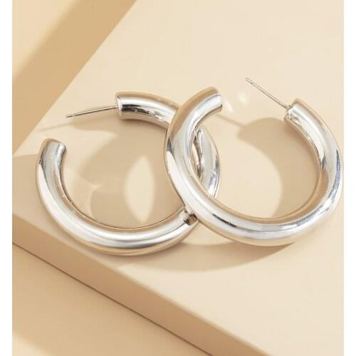 New simple C-shaped geometric cold wind ladies earrings personality heavy industry semi-circle business earrings jewelry