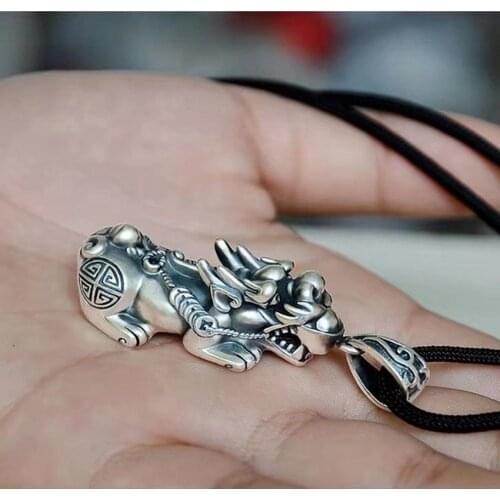 Vintage Pixiu Lucky Pendant Necklace Chinese Fengshui Pixiu Bring Wealth Lucky Animal Charm Necklaces for Men Women Gift Jewelry