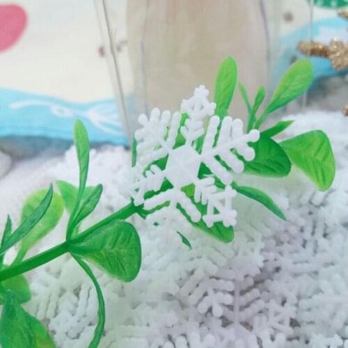 100pcs Environmentally Friendly Plastic Snowflakes Christmas Ornament DIY Art Party Cake Decorating Supply New Year Decoration