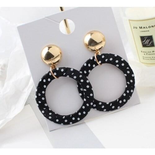 YDGY temperament retro wave point Circle Earrings personality show face thin ear nail woman