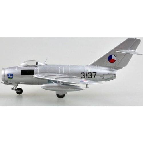 Trumpeter 37132 Easy Model 1/72 MiG-15 Plastic Finished Aircraft Model New Stock