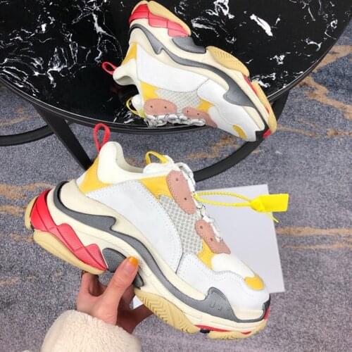 Yellow Color Running Man Party Shoes Sneaker Designer Brand Lace up Triple S Trainer Fashion Top Shoes for Man and Woman