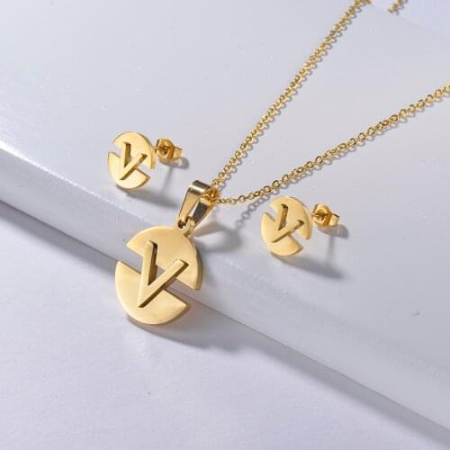 Baoyan Letter V Women Jewelry Set Titanium18K Gold Stainless Steel Jewelry Set Imitation Luxury Brand Jewelry For Women