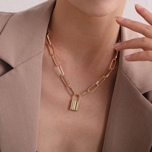 Vintage Temperament Thick Chain Lock Pendant Necklace for Women Creative Geometric Clavicle Necklace Party Jewelry Necklaces