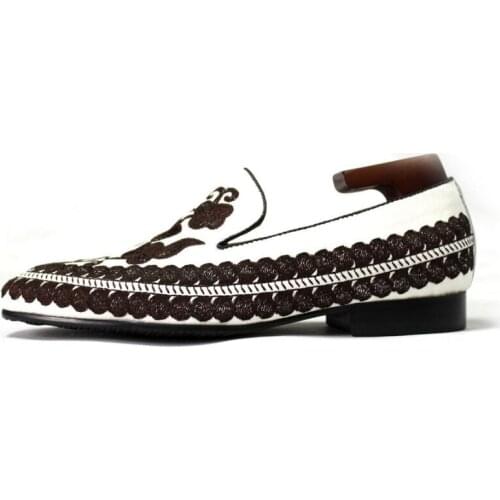 New fashion slip on men shoes loafers classics embroidery canvas casual shoes for men