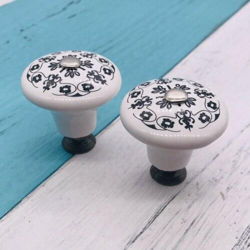 Simple-Euro Look Flower Ceramic Knobs Door Handle Drawer Cupboard Pull Black & White Hand Painted Ceramic Knobs Cabinet Pulls