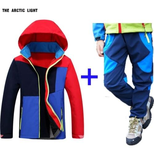 THE ARCTIC LIGHT Ski Equipment