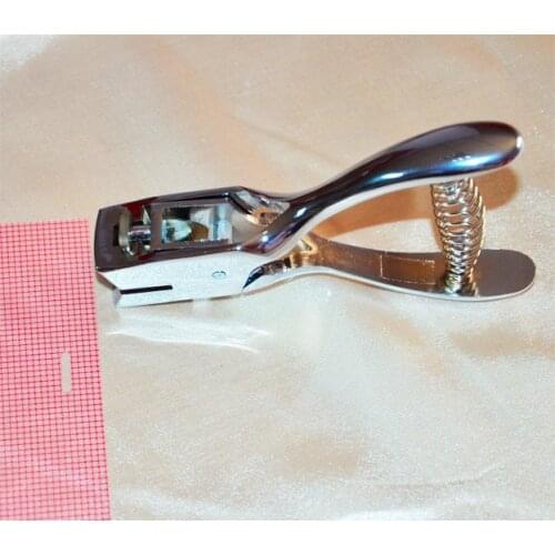 Good Quality Brand New Silver Metal Hand Slot Machine Certificate Photo Badge Hole Punch Puncher Tool 3x15mm