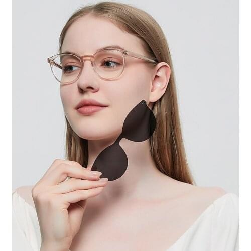 NEW STANDING Women's Glasses And Cases