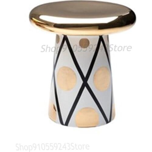 Custom Nordic Mushroom Side Table Fashion Creative Simple Small Side Table Hong Kong Style Light Luxury Round Coffee Table Villa