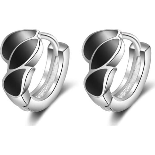 Womens Fashion Creative Small Hoop Earrings Two Tone Black Flame Leaf Tiny Huggies Lovely Mini Earring Piercings For Lady Girls