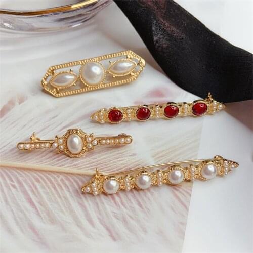 New style wholesale European and American Retro Pearl Brooches Pins Exquisite Jewelry