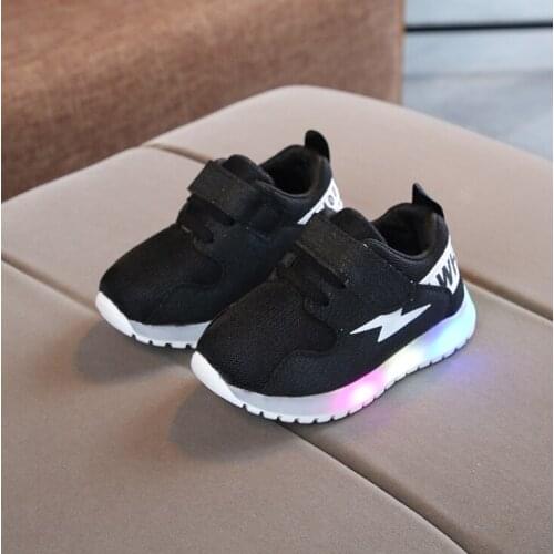 2021 New age season boy female childrens shoes sports shoes LED flash children shoes