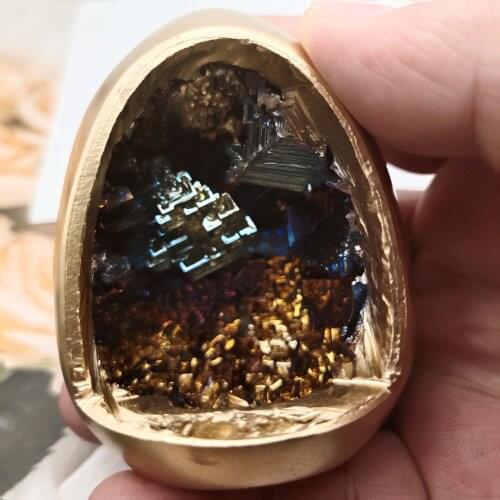 1pcs Bismuth Mineral CrystalS Stone Carving Cave Eggs Natural Metal Bismuth Mineral geode Rainbow Bright Metal Mineral Specimen