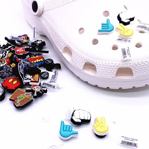 Original Luxury 3D Gesture Shoe Accessories Fist Gesture Scissor Hand Deaigner Shoes Clog Charms for Croc JIBZ Kids Party Gifts