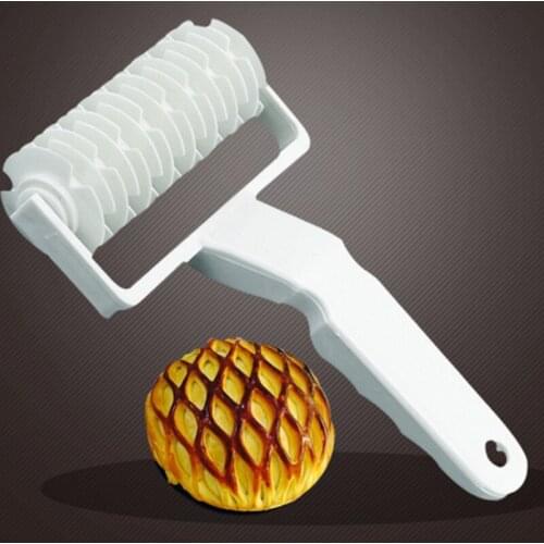 Baking Plastic Rolling Broaches Pie Pizza Knife Pastry Embossing Dough Rolling Process Home Kitchen Baking Tools