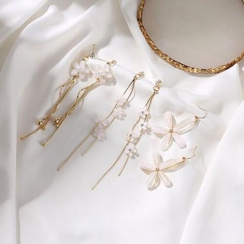 Fashion Tassel Korean Version Of The New Earrings Wild Chain Pearl Crystal Flower Earrings Pendant Womens Clothing Accessories