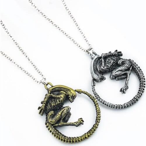 Film AVP Aliens Predator Skeleton Necklace Covenant Variation Alien Queen Devil Metal Prometheus Pendant Chain Man Jewelry Gift