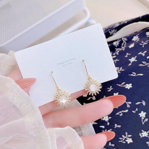 Temperament Sun Flower Earrings Design Long Personalized Exquisite Pendant For Women Sweet Luxury Jewelry Accessories Earrings