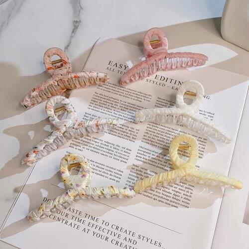 South Koreas new floral fabric winding large catch clip simple and fresh outing shark clip girl net red hair clip