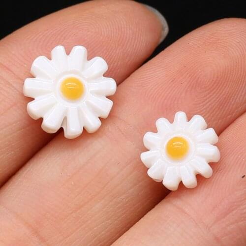 10Pcs Natural Freshwater Shell Pendant Beads Sun Flower Shape Women Charm Jewelry for Making DIY Earring Necklace Bracelet Gift