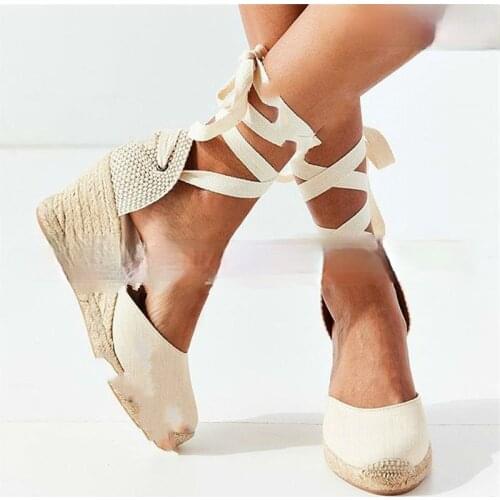 DeeLerShion Women's Shoes With A Strap