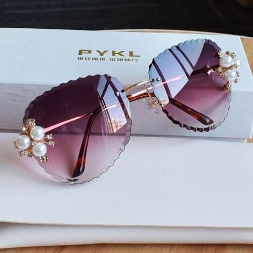 Net Red Ins New Diamond Inlaid Pearl Sunglasses Women Round Face Long Big Fashion Gradual Change Frameless