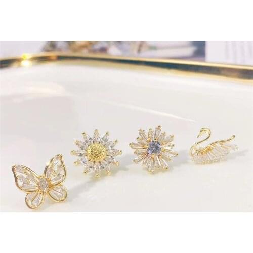 Ins Womens Brooch Lovely Butterfly Sunflower Swan Safety Lapel Pin Brooch For Scarf Coat Bag Badges Accessories Friends Gifts