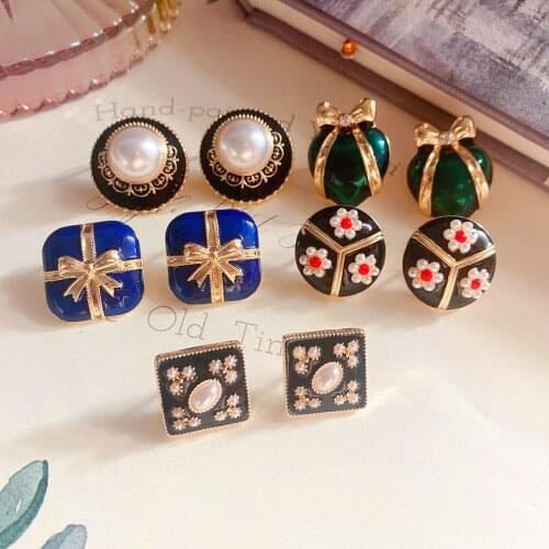 Retro palace peach heart round earrings stud classical temperament pearl oil drop enamel jewelry gifts