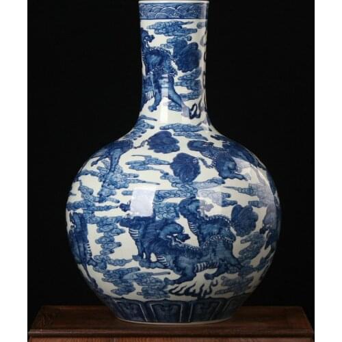 Antique Hand Painted Blue And White Porcelain Celestial Bottle Jingdezhen Kirin Thirteen Tai Bao Flower Vase Craft Ceramic vase