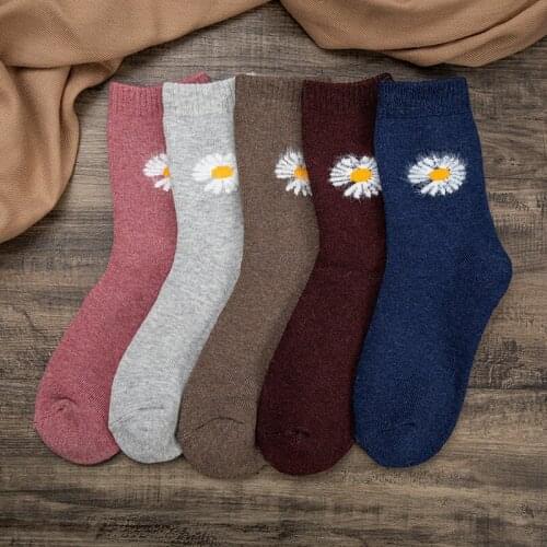 Winter Cotton Socks Women Keep Warm Thicken Therma Embroidery Daisy Women Crew Socks Comfortable Autumn Female Knitted Socks