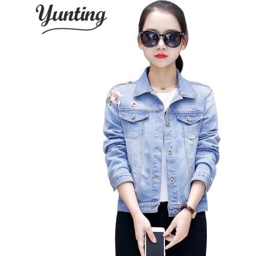 Woman Washed Denim Cropped Jacket Long Sleeves With Flowers Embroidered Chest Pockets Fashion Jeans Coat