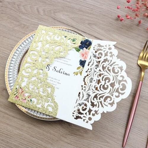50 Piece/Lot) Gold Glittery Hollow Wedding Invitations With Personalized Print European Style Gift Cards For Sweet 15 Party