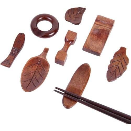 1Pcs Leaf Shape Wooden Chopsticks Holder Knife Stand Spoon Rest Fork Rack Frame Art Craft Dinner Tableware Kitchen Accessories