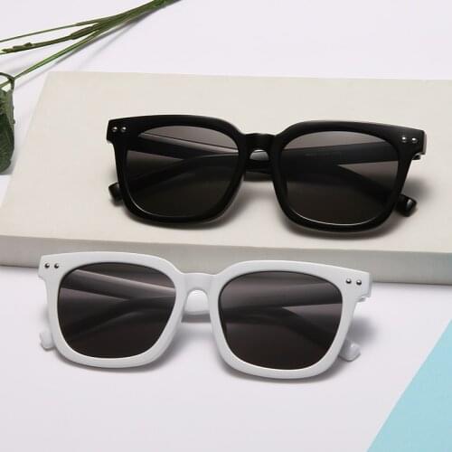 Unisex Fashion Square Sunglasses Classic Vintage Traveling Driving Sunglasses For Women UV400 Shades For Women Eyewear Glasses