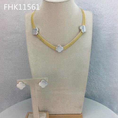 Yuminglai Fashion Jewelries Flower Dubai High Quality Two Tones Ladies Necklace and Earrrings Jewelry Sets FHK11561